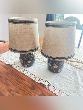 Set of 2 vintage glass lamps 12”